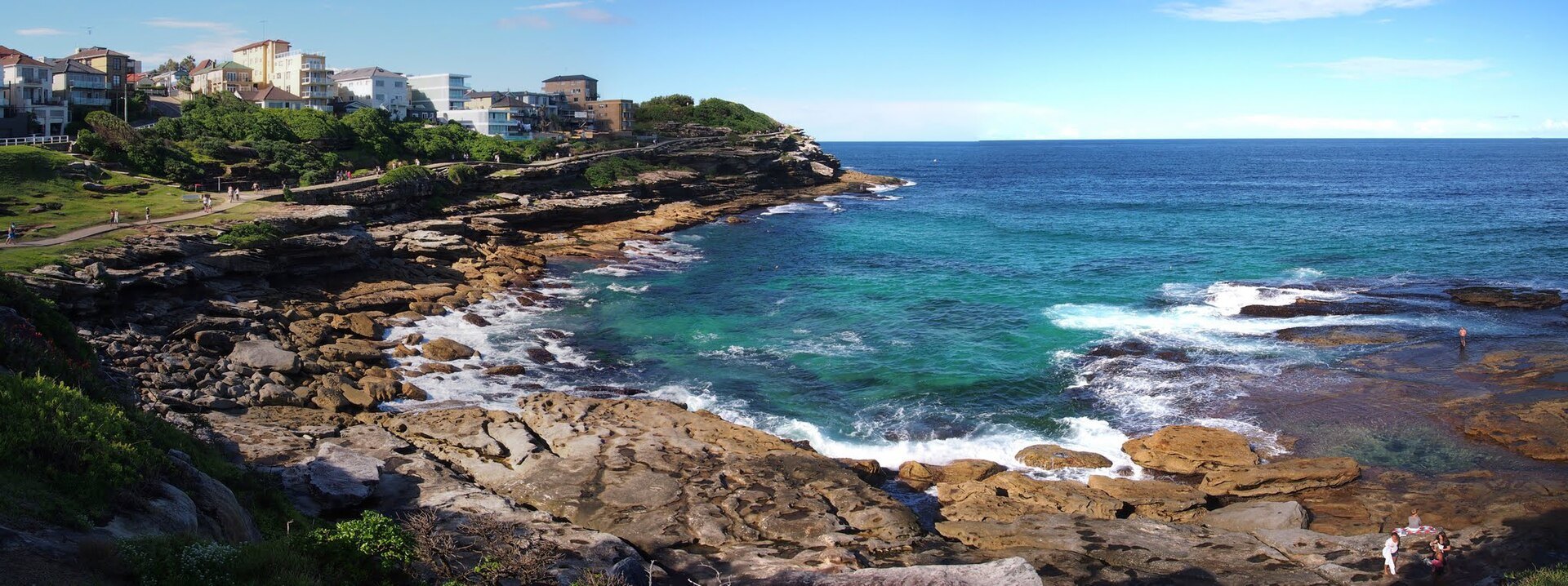 Mackenzies Bay, a rocky cove on the coastal walk
