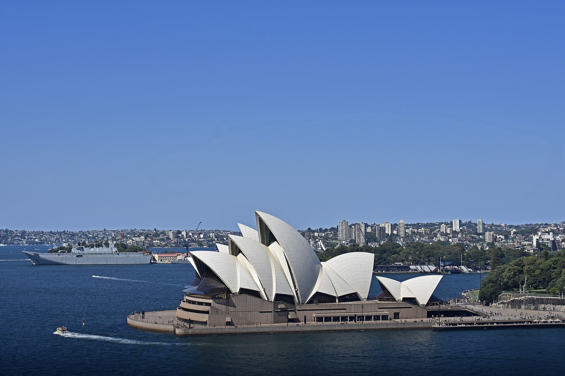 The Opera House and the harbour seen from the pylon lookout