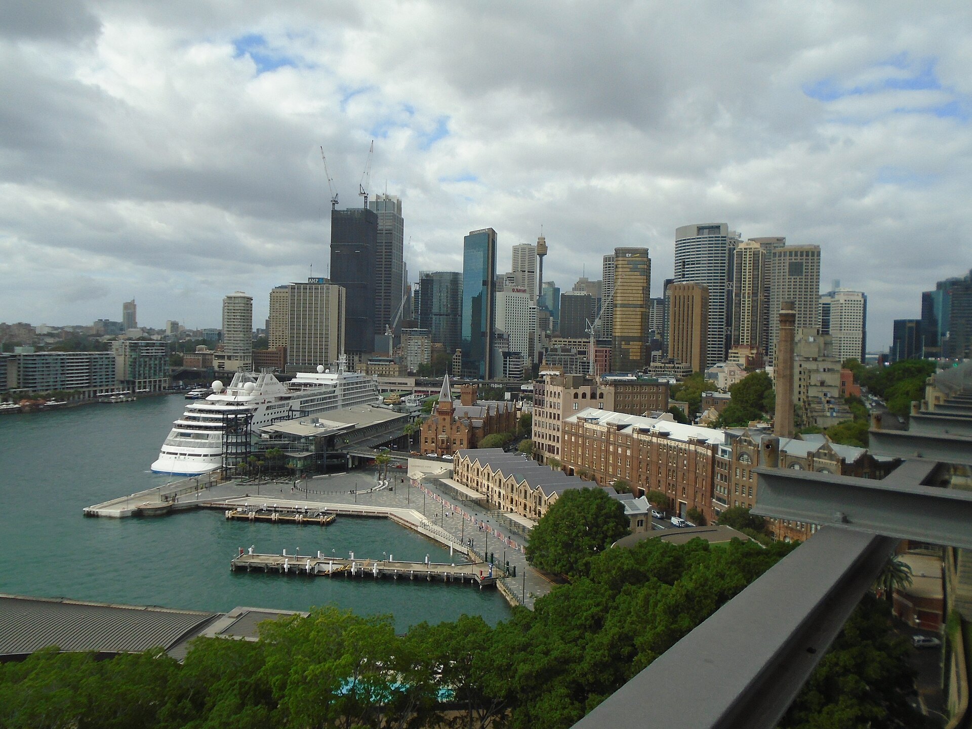 Circular Quay and the city towers seen from above, ships at the passenger terminal